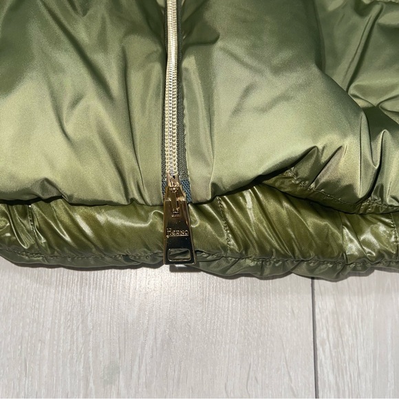 Herno Puffer Jacket - Picture 6 of 7